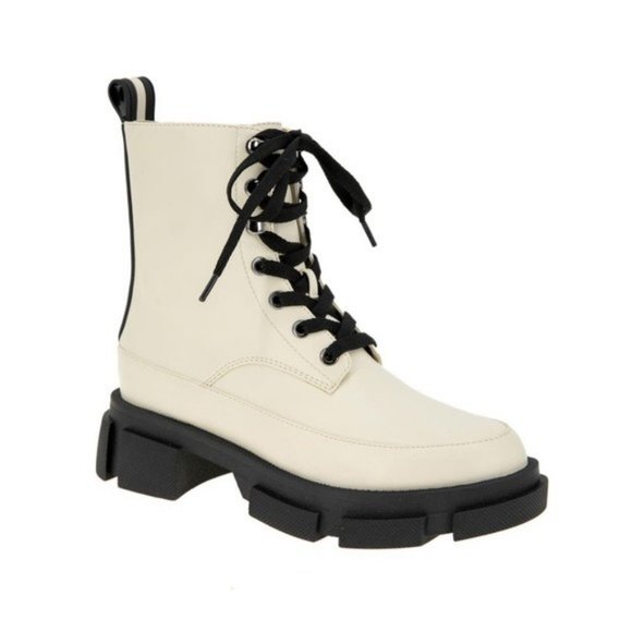 BCBGeneration White Faux Leather Lace Up Lug Sole Platform Combat Boot NWT 7.5 - Picture 1 of 7